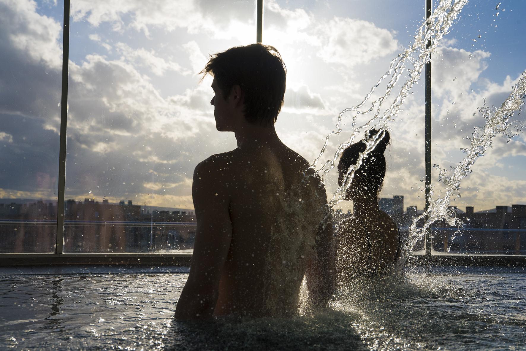 Gran Hotel Lakua Витория Экстерьер фото The rooftop pool at the Standard East Village
